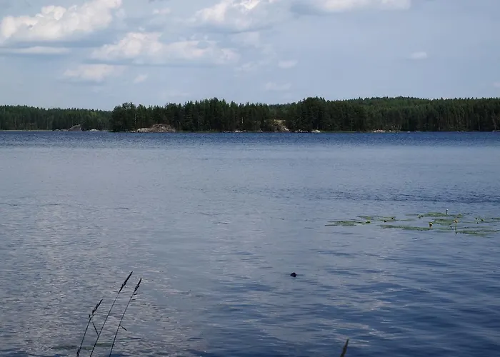 Kuoreksenniemi Villas & Lakehouse