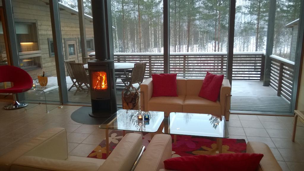Kuoreksenniemi & Lakehouse Пуумала